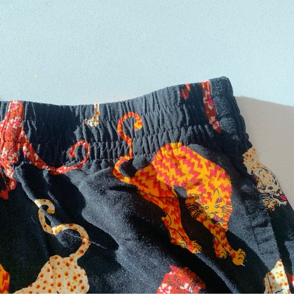 Urban Urban Outfitters Hayden Souvenir Shorts Cat tiger  US SZ Small - Picture 2 of 6